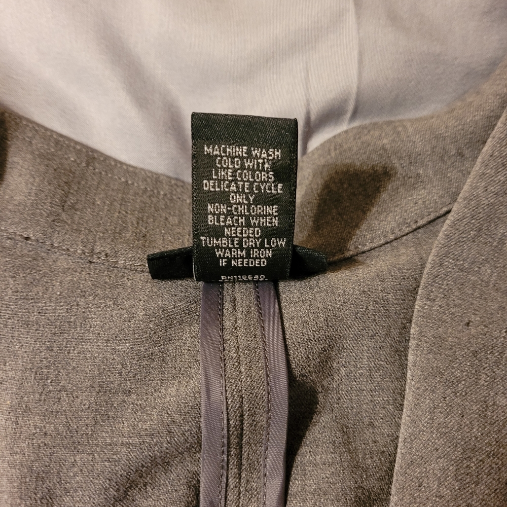 Blazer - Picture 4 of 4